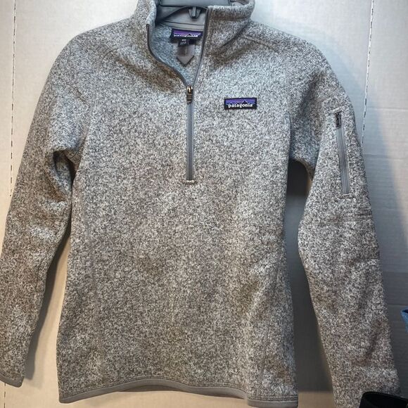 Patagonia Gray Heather 1/2 Zip Sweatshirt - Picture 1 of 5